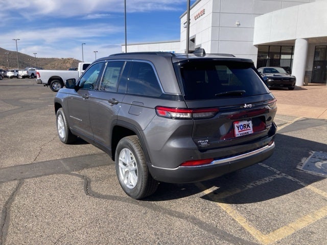 2025 Jeep Grand Cherokee Laredo
