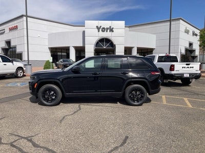 2025 Jeep Grand Cherokee Laredo