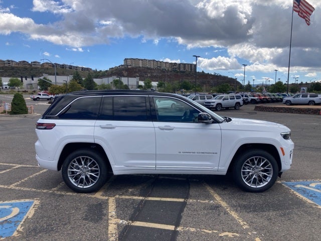 2025 Jeep Grand Cherokee Summit