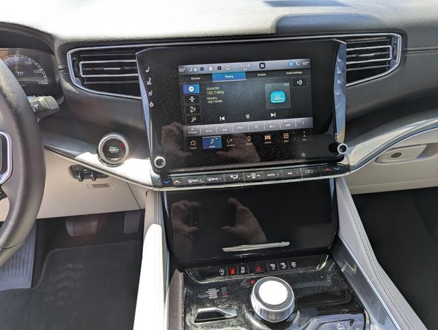 2024 Jeep Wagoneer Base