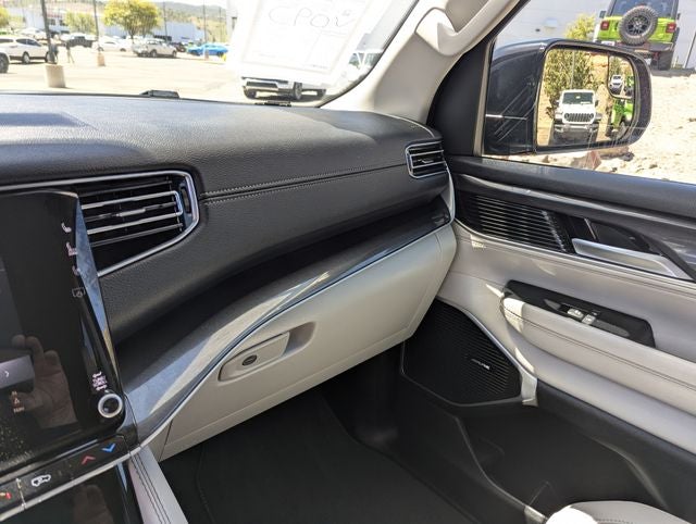 2024 Jeep Wagoneer Base