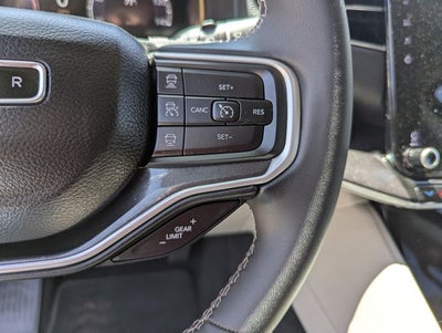 2024 Jeep Wagoneer Base