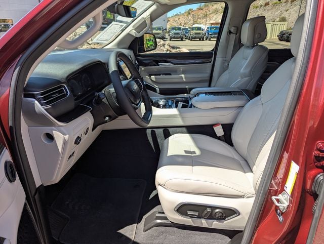 2024 Jeep Wagoneer Base