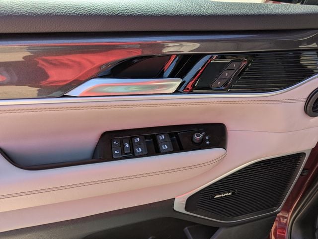 2024 Jeep Wagoneer Base