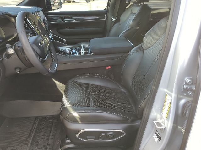2024 Jeep Wagoneer Base
