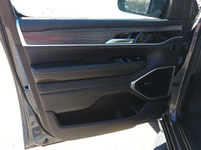 2023 Jeep Wagoneer Series III