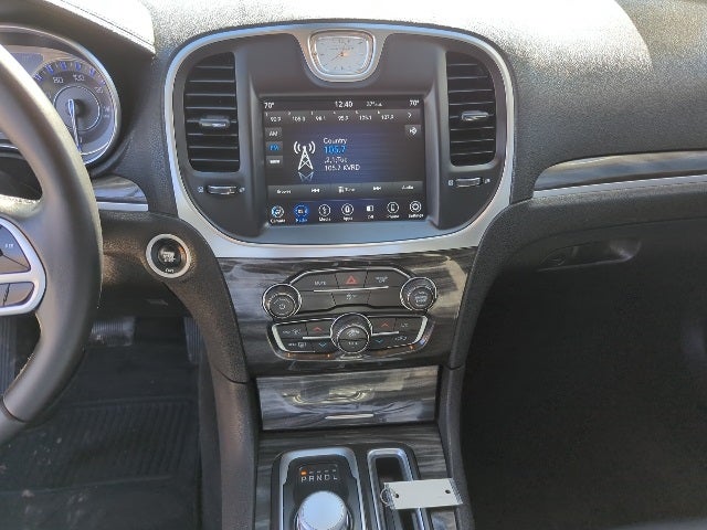 2018 Chrysler 300 Touring