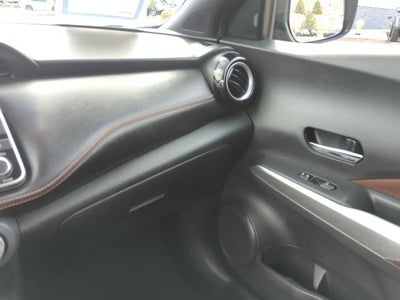 2019 Nissan Kicks SR