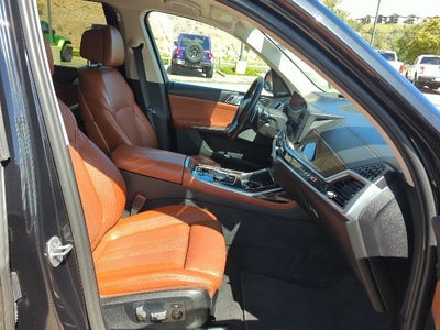 2025 BMW X7 xDrive40i