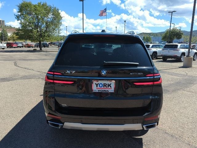 2025 BMW X7 xDrive40i