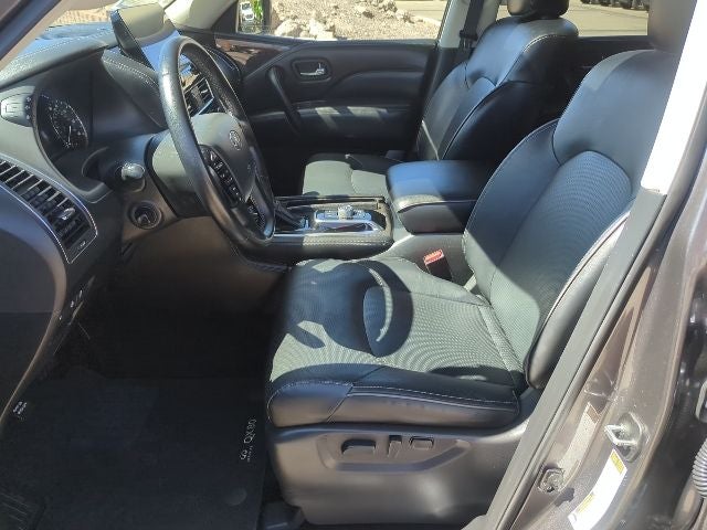 2024 INFINITI QX80 LUXE