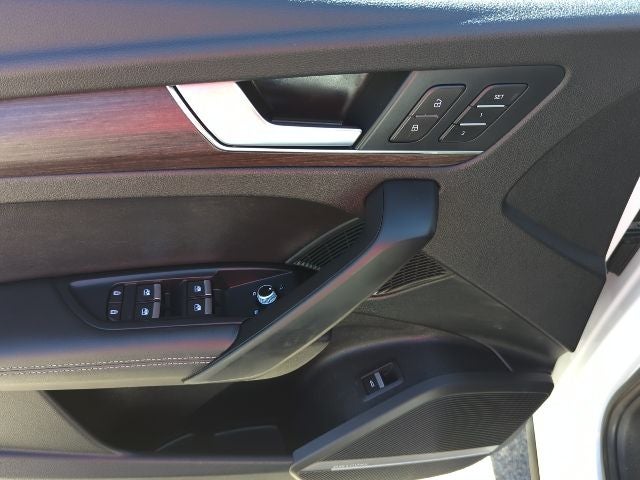 2023 Audi Q5 45 S line Premium quattro