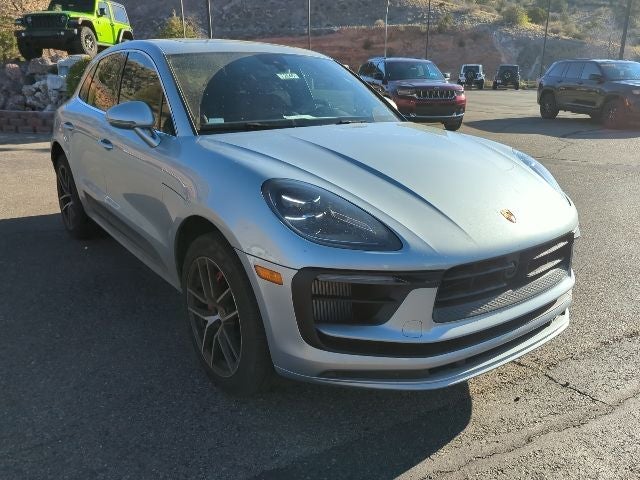 2025 Porsche Macan S