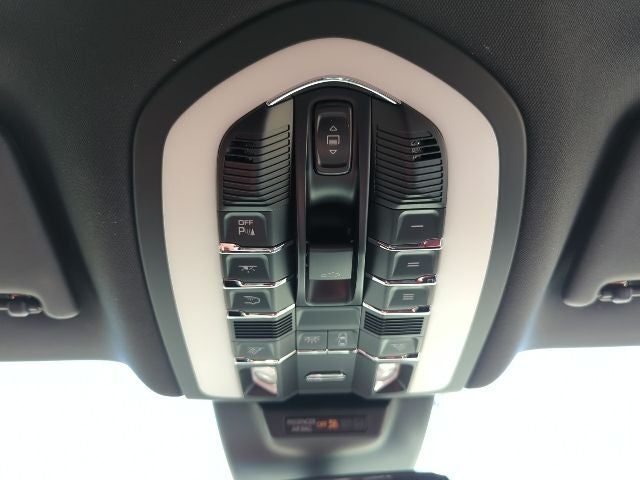 2025 Porsche Macan S