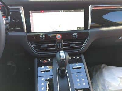 2025 Porsche Macan S