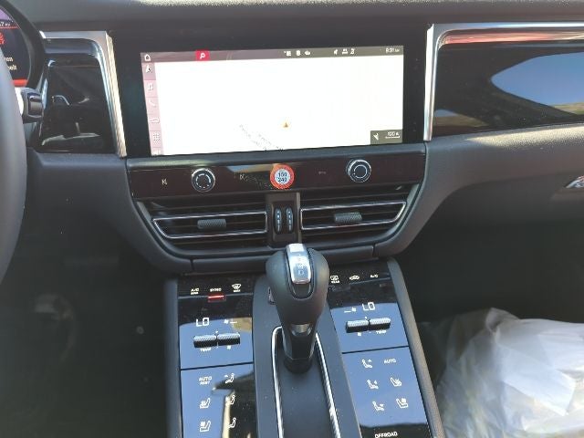 2025 Porsche Macan S